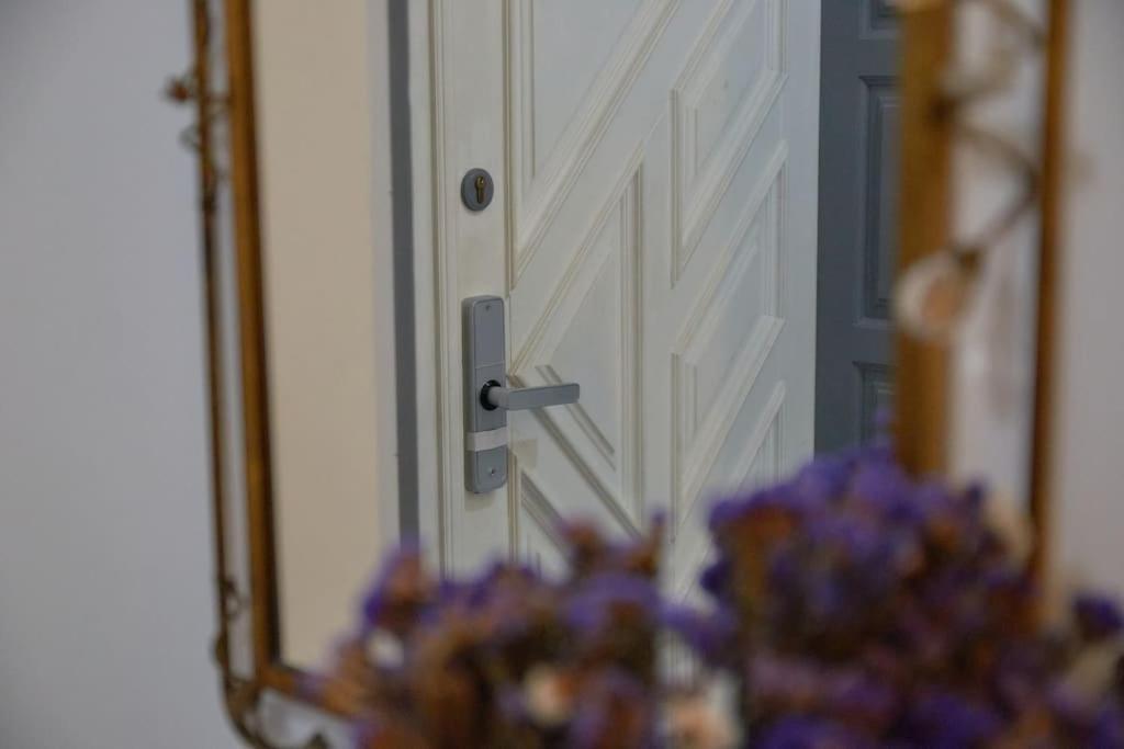 White Door Apartments Heart Of Odessa 4 المظهر الخارجي الصورة
